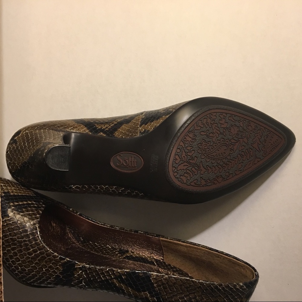 Sofft Shoe Mocha Python Print Pumps - Picture 5 of 8